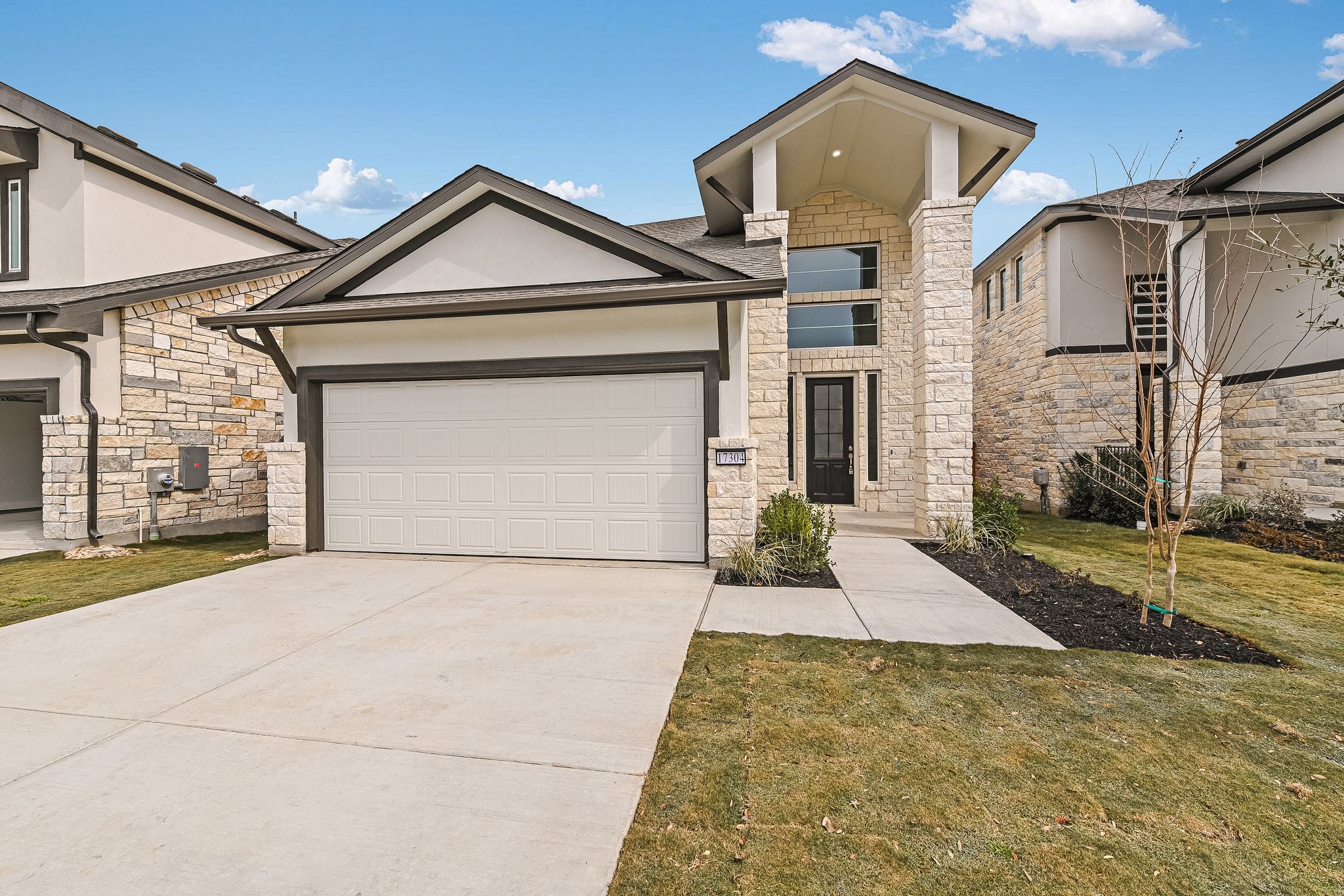 17304 Hattie Trace